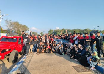 Solidaritas Empat Kabupaten, Komunitas Sakera Madura dan Madas Sedarah Berbagi Takjil di Alun-Alun Trunojoyo Sampang
