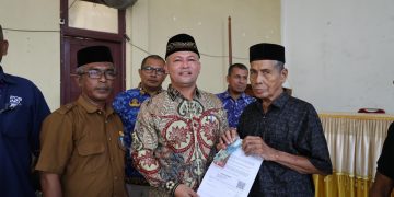 Ayah Wa Salurkan Jadup Kepada 625 KK Penyintas Banjir di Kecamatan Sawang
